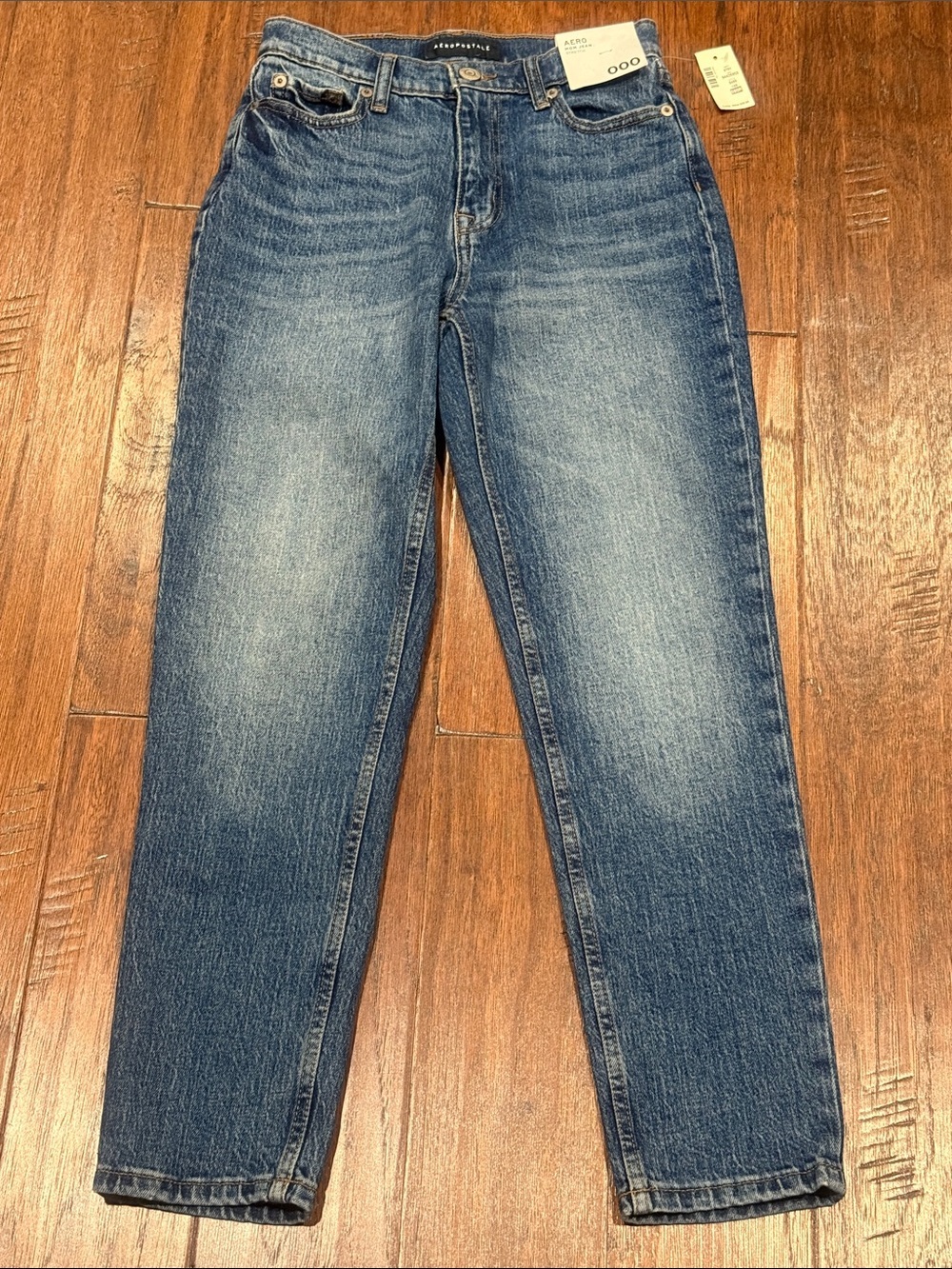 NWT! AERO Mom Jean Stretch Size 000 High-Rise Relaxed Jeans in Medium Blue